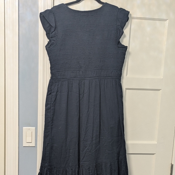 Quince Navy Organic Textured Cotton Smocked V-Neck Midi Dress - Picture 8 of 9